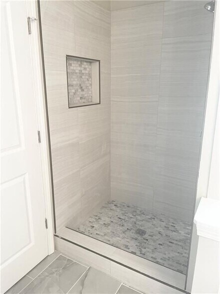 Building Photo - 2715 Sterling Creek Pointe