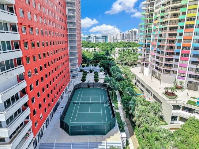Building Photo - 1627 Brickell Ave
