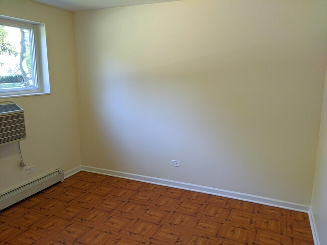 Bedroom 2 - 922 Hinman Ave