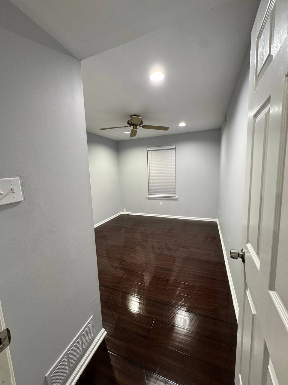 Building Photo - 283 Sassafras Ct