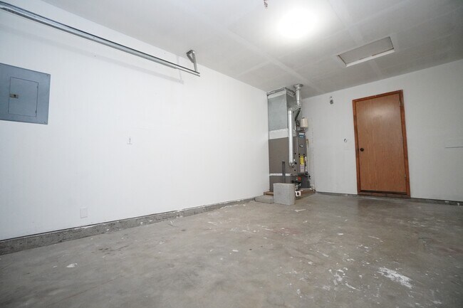 Building Photo - 265 N Paradise Ave