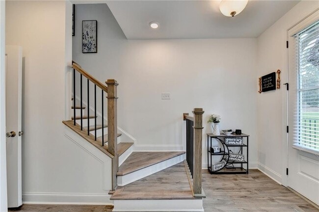 Building Photo - 522 Healy Dr