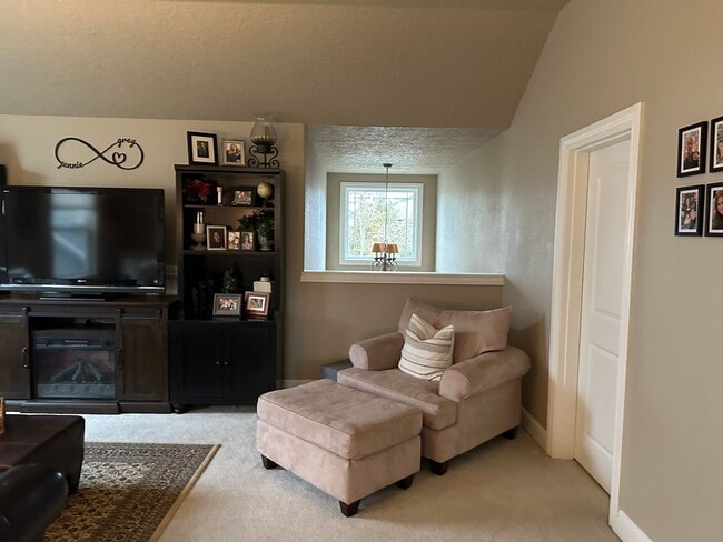 Building Photo - 788 Tukwila Dr