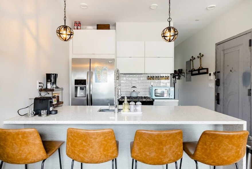 Building Photo - 504 Maple St