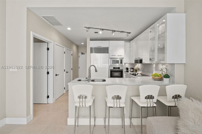 Building Photo - 6799 Collins Ave