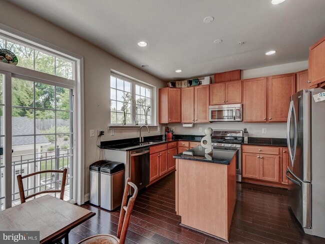 Building Photo - 124 Meridian Ln