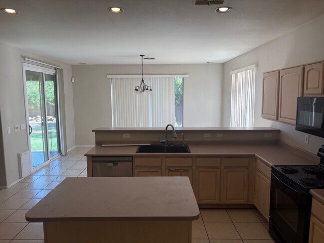 Building Photo - 1463 W Bluejay Dr