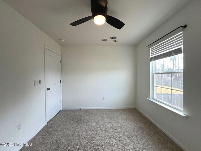 Building Photo - 275 Roberts Pl