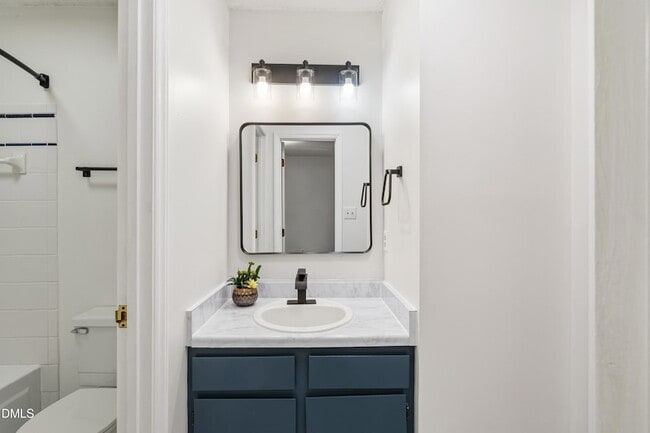 Building Photo - 6422 English Oaks Dr