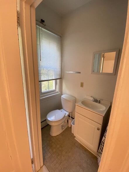 Building Photo - 437 N Highland Ave