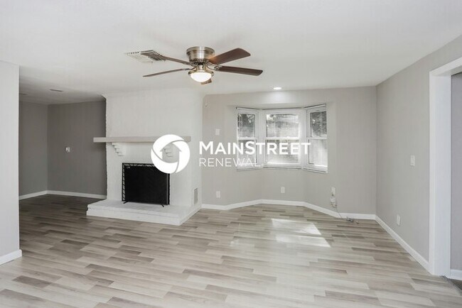 Building Photo - 3 Bedroom Pet-Friendly Home in Clearwater, FL with Main Street Renewal