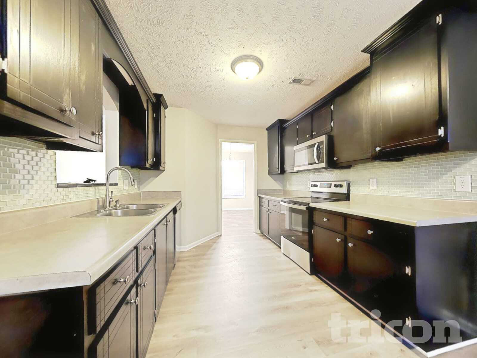 Building Photo - 1612 Broad Cir