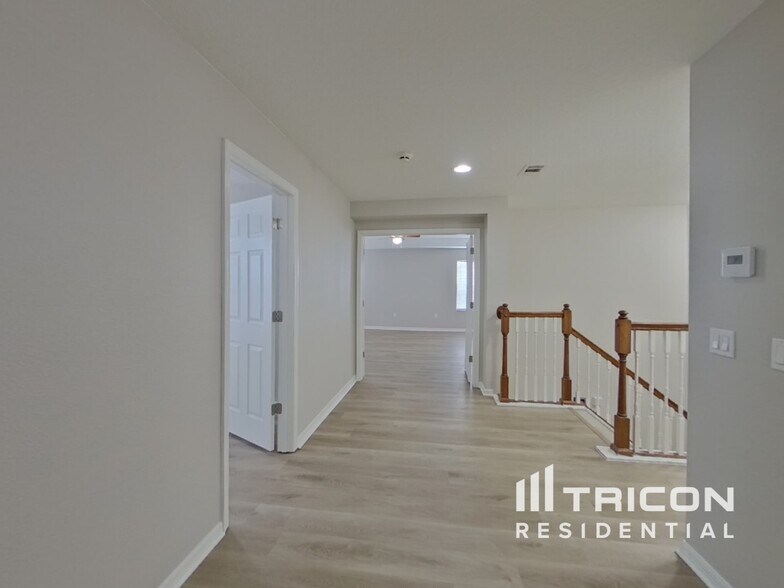 Building Photo - 10454 River Bream Dr