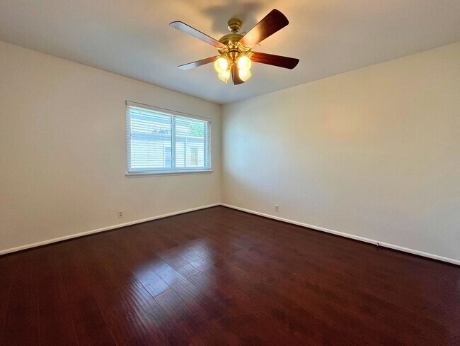Building Photo - 1611 Prairie Mark Ln