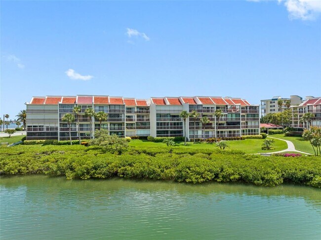 Building Photo - 7871 Sailboat Key Blvd S