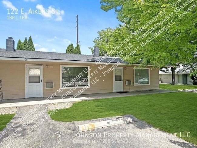 Primary Photo - 122 E Aikens St