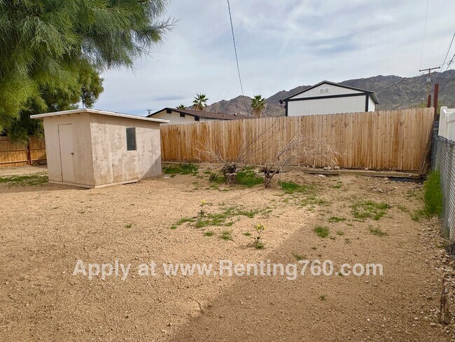 Building Photo - Cute and Cozy 2 Bed Home!
