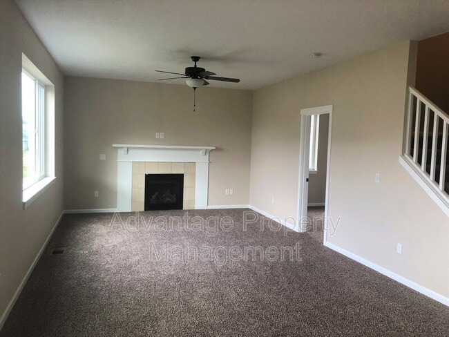 Building Photo - 5836 NE Chandra Ct