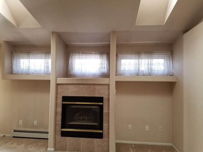 Building Photo - 4701 Cottage Ln
