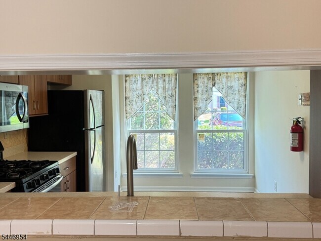 Building Photo - 3606 Cricket Cir