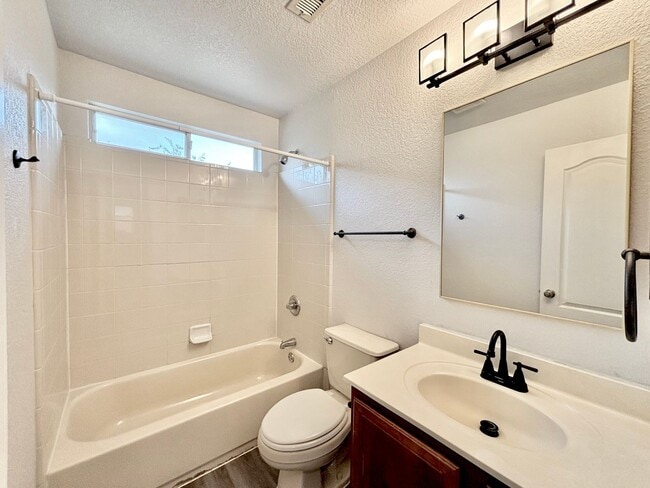 Building Photo - 13030 Peregrine-