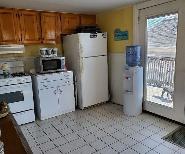 Building Photo - 6 46th St