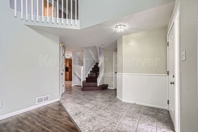 Building Photo - 5742 W 114th Pl