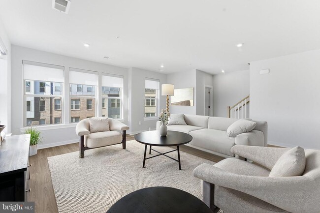 Building Photo - 2490 Connector Aly