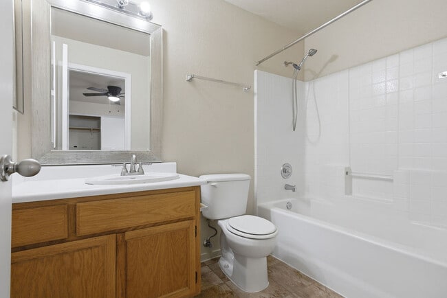 Building Photo - 350 S Durango Dr