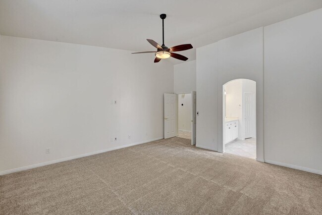 Building Photo - Beautiful 3 Bedroom Single Story Home in A...