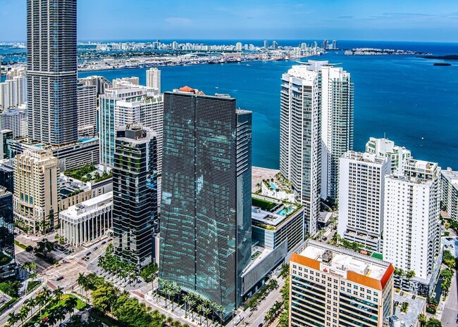 Building Photo - 1395 Brickell Ave