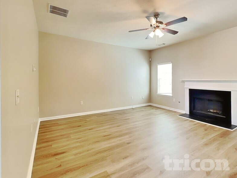 Building Photo - 70 Emerson Trail