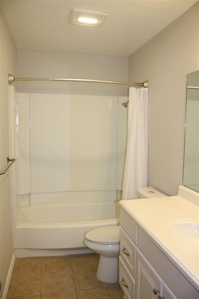 Building Photo - 2701 NW Friar Tuck Ln