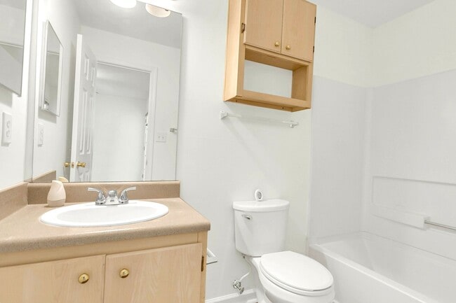 Building Photo - 188 Midland Pkwy