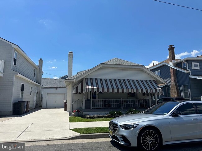 Building Photo - 12 N Swarthmore Ave