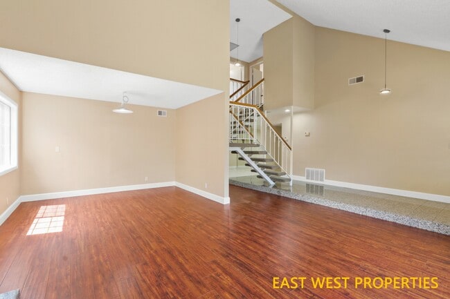 Building Photo - 11186 Lavender Ave