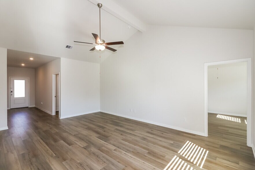 Building Photo - 420 Mystic Slopes Dr