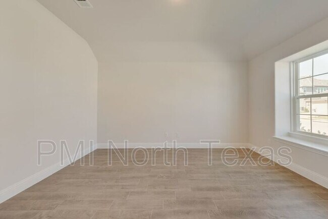 Building Photo - 505 Portina Dr