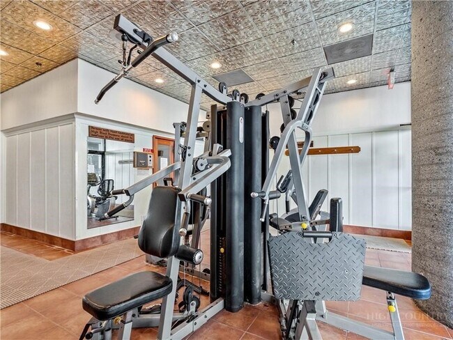 Building Photo - 303 Sugar Top Dr