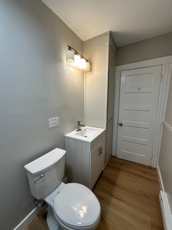 Building Photo - 84 Exeter Ave