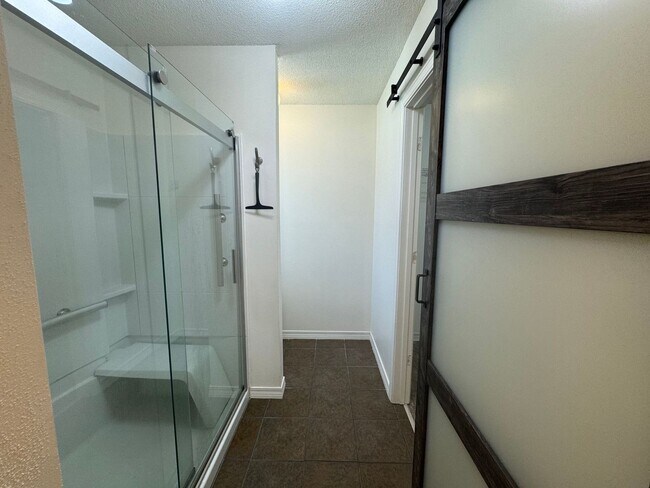 Building Photo - West Pensacola - Emerald Shores - 3 bedroom, 2 bathroom with enclosed sunroom