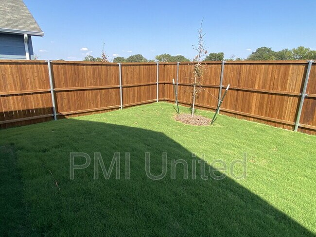 Building Photo - 3012 Burmese St