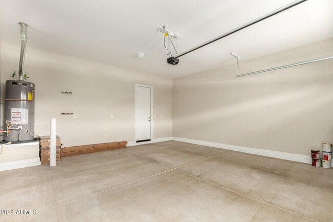 Building Photo - 2082 E Lantana Dr