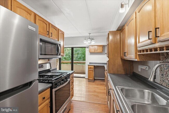 Building Photo - 2339 Freetown Ct