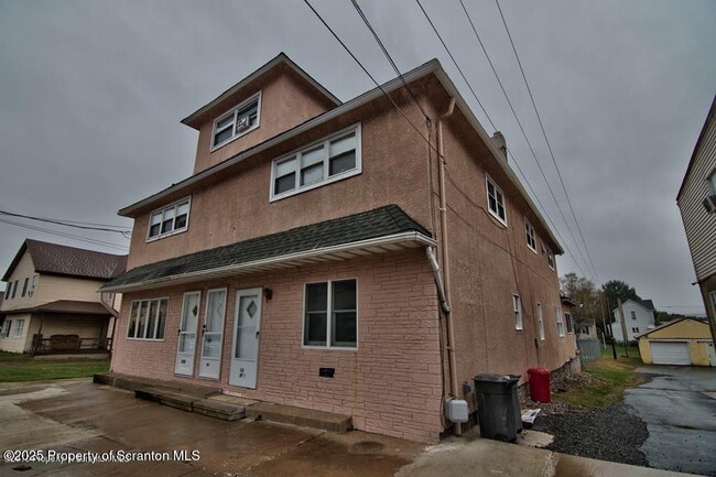 Primary Photo - 530 S Main St