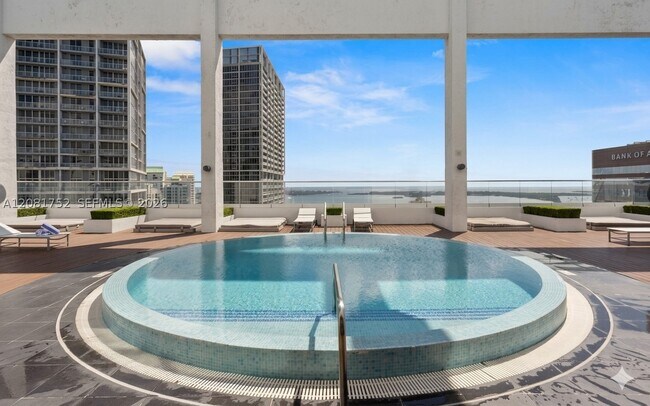 Building Photo - 500 Brickell Ave