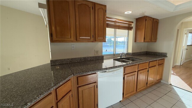 Building Photo - 516 Archer Pkwy W