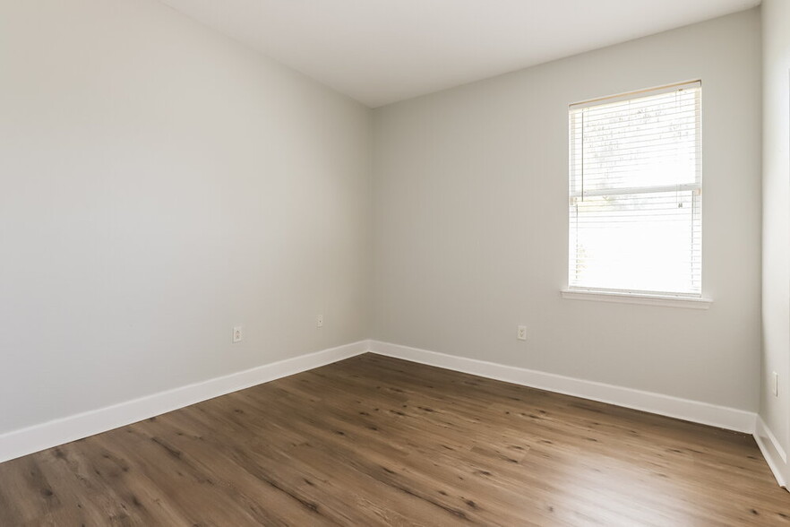 Building Photo - 5422 Oxford Manor Cir