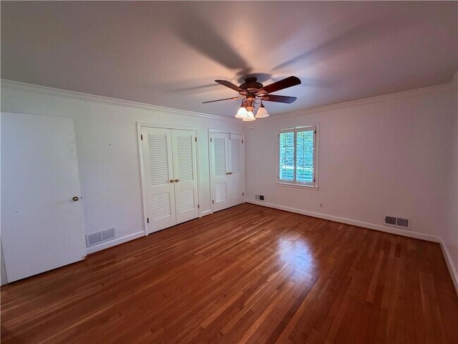 Building Photo - 6651 Castleton Dr NW