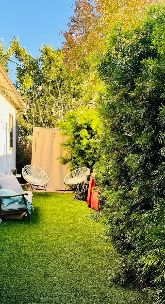 Building Photo - 1402 Maple St